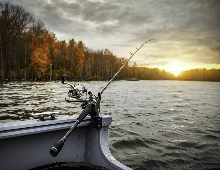 fishing-boat-g79ef4c11f_1920 (1)