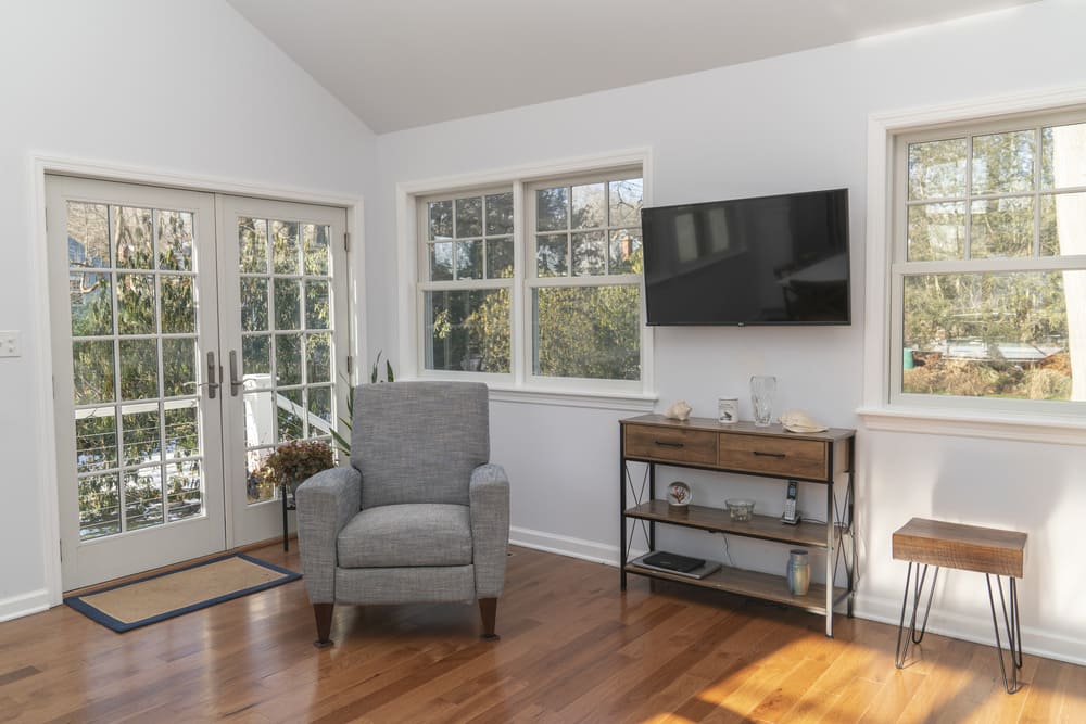 breakfast nook area near kitchen in fairfield