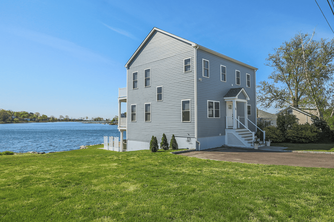 House On The Water Connecticut Build and Design